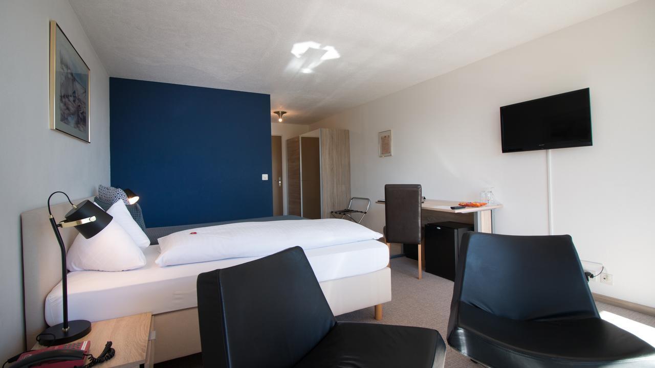 Park - Hotel Inseli Romanshorn Exterior photo